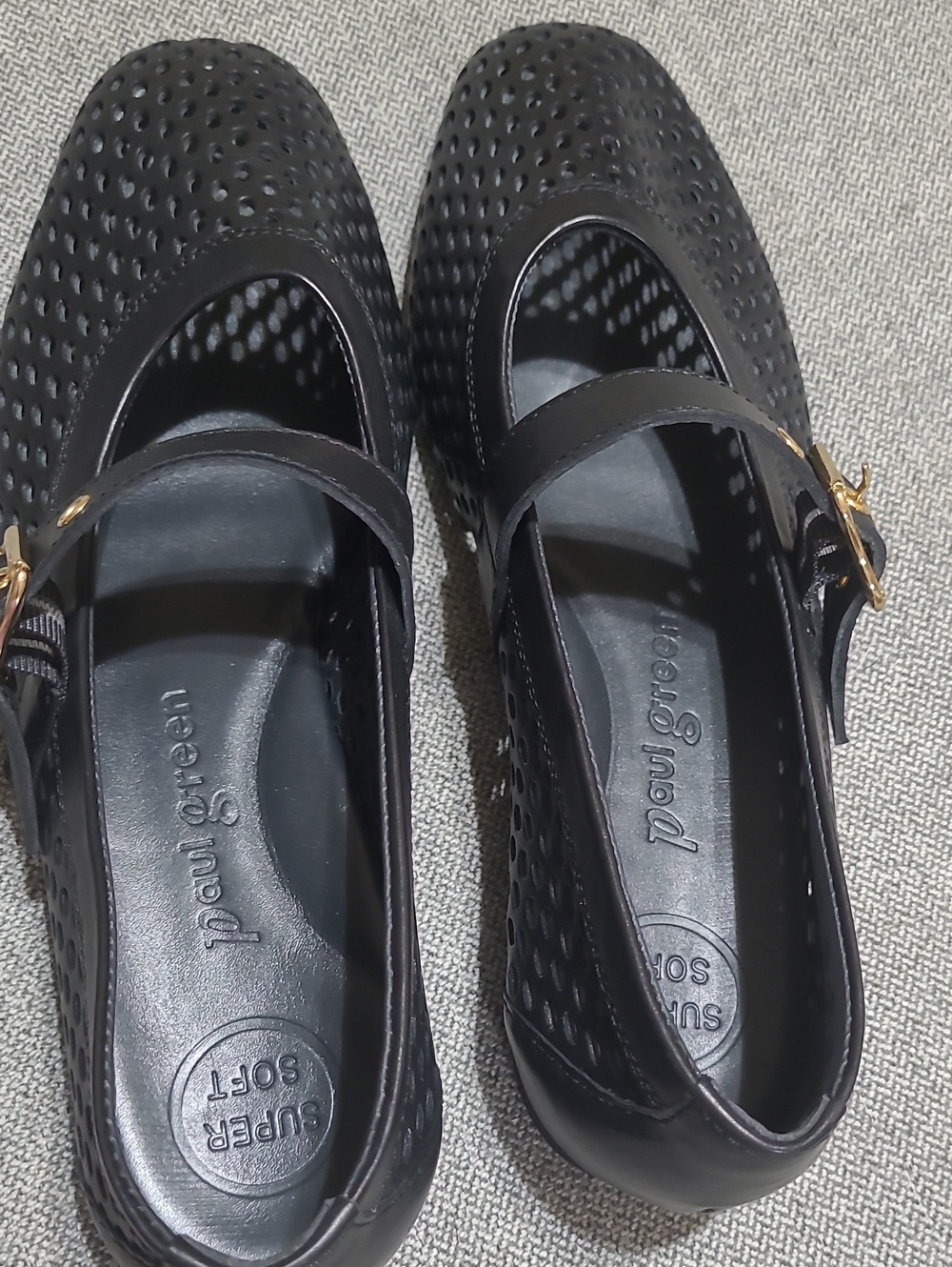 Paul Green Perforated Flats - Picture 2 of 4